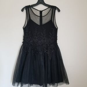 Windsor Black Lace Mini Dress Size Large